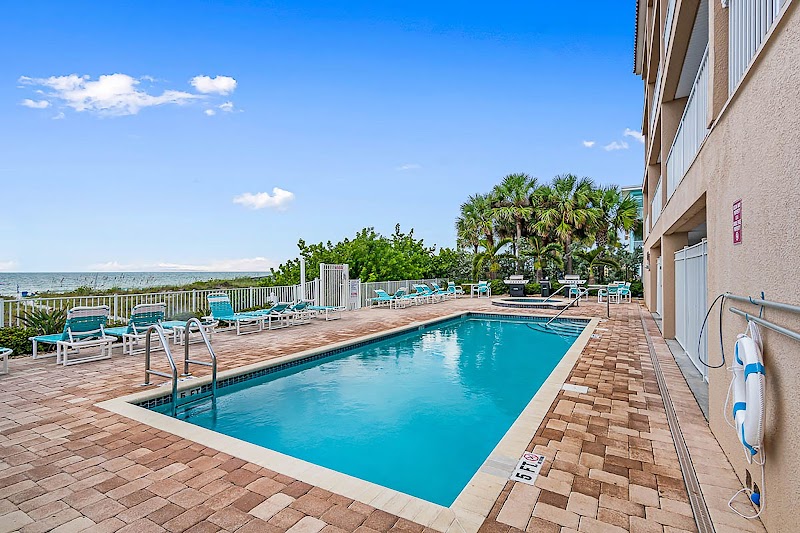 Salty Sanctuary 2/2 Beachfront Vacation Condo photo 3