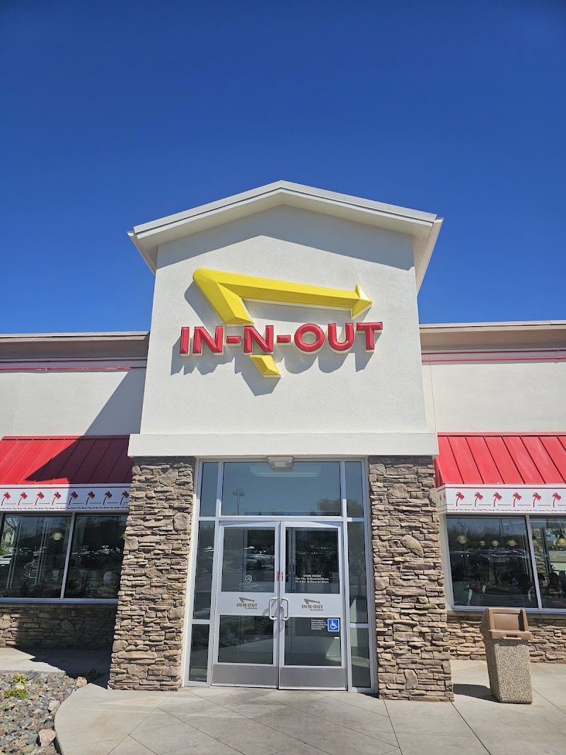 In-N-Out Burger photo 3