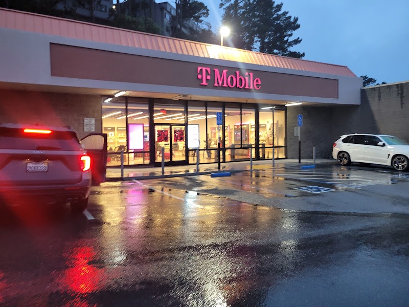 T-Mobile Experience Store photo 4