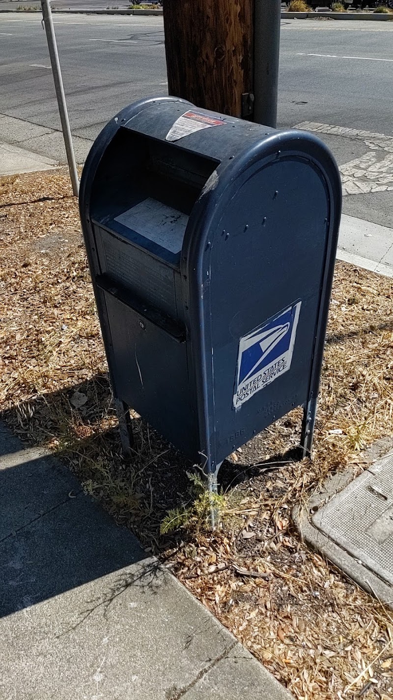 Photo of USPS mail box