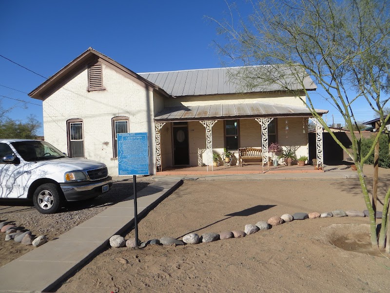 Historic Home 1889 - "C.D. Henry House" photo 4