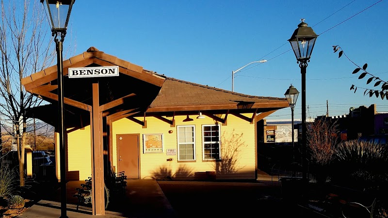 Greyhound: Bus Stop photo 2