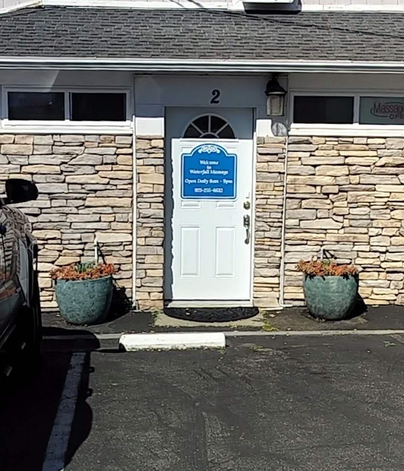 Orinda Waterfall Massage photo 3