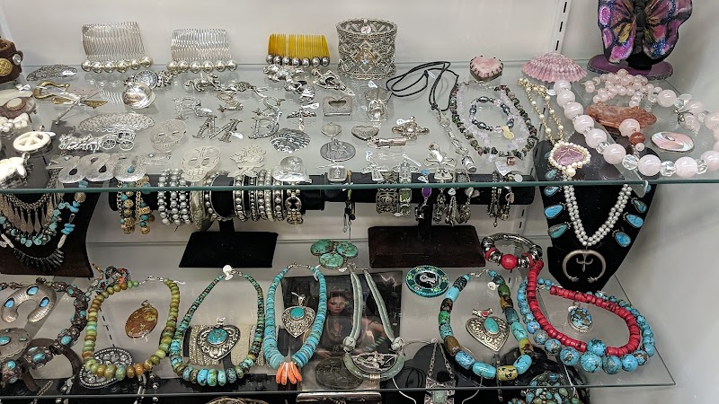 All That Glitters photo 5
