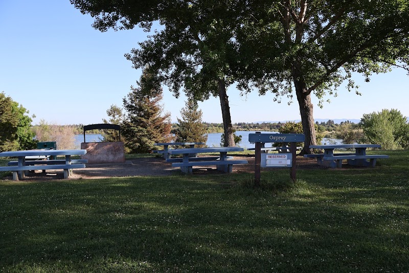 Osprey picnic tables photo 2