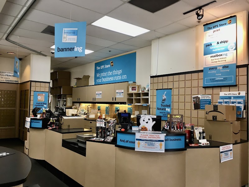 The UPS Store photo 4