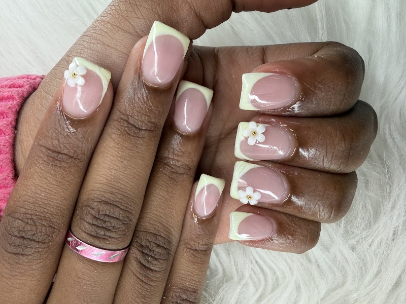Perfect Nails Art - Land O' Lakes