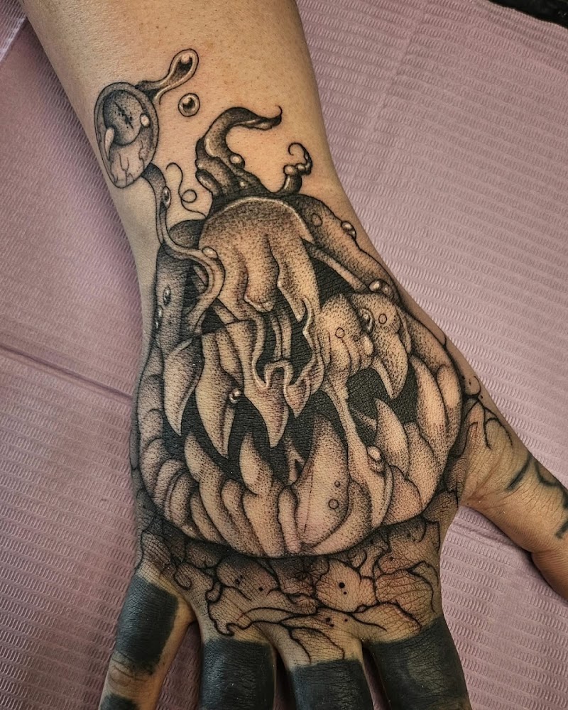Angry Owl Tattoo and Piercing photo 5