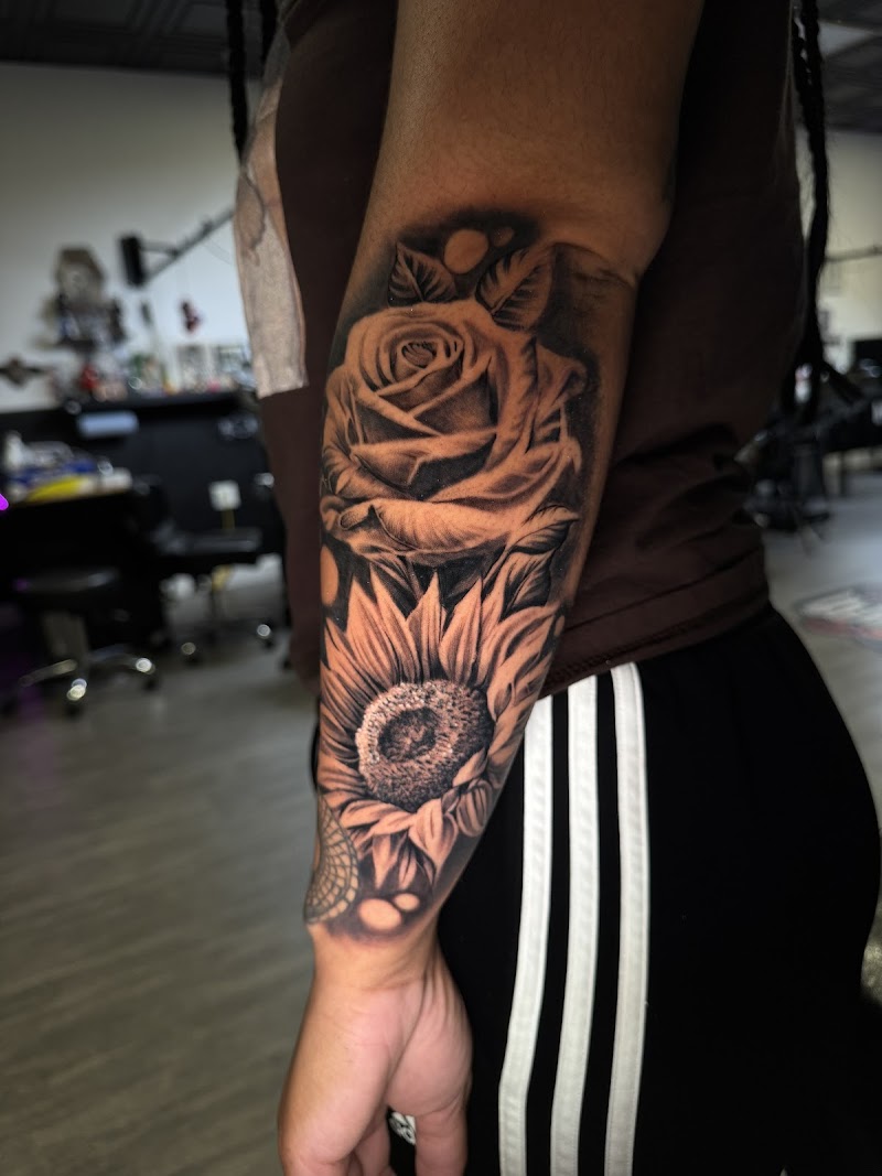 Monarca Tattoo Studio photo 3