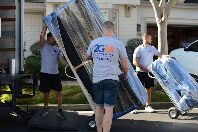Photo of 2Guyz Moving