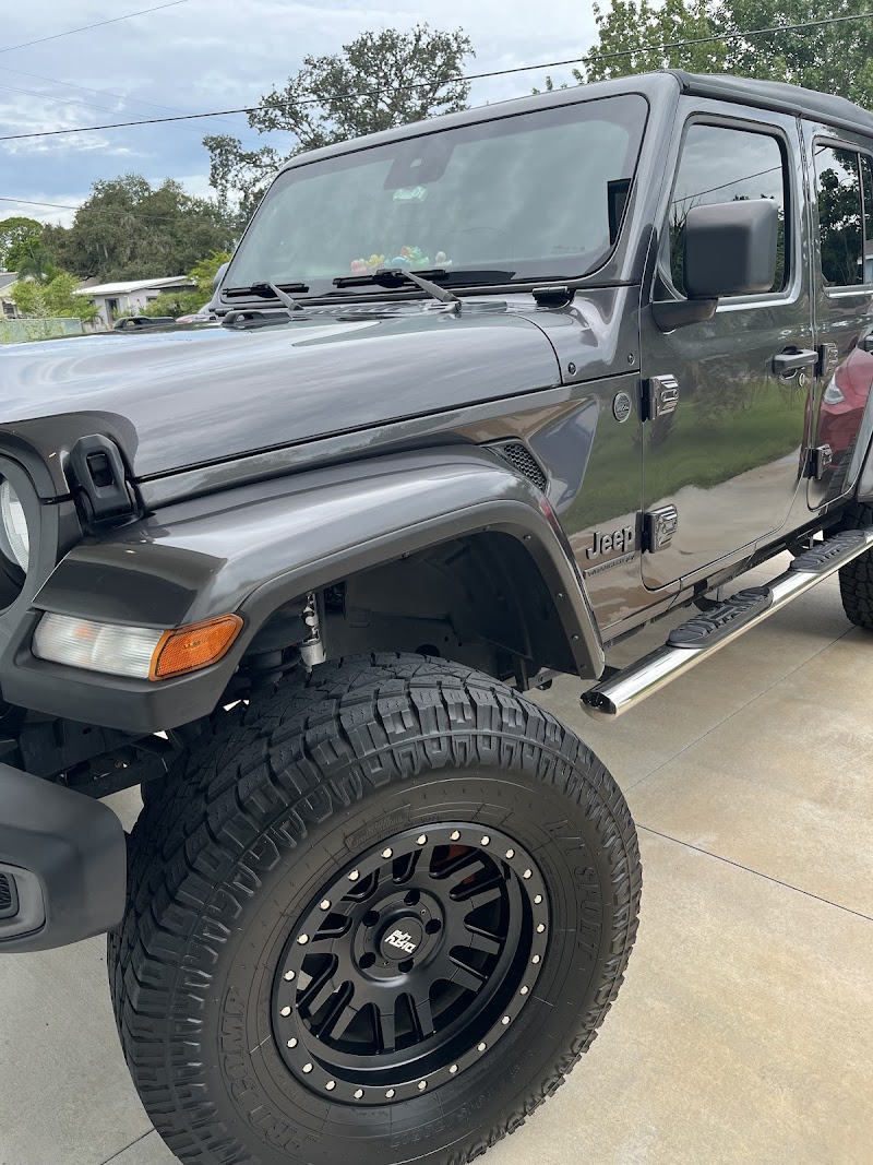 Bay To Coast Cleaning Inc | Wax Detailing, Car Vacuum Cleaning, Mobile Auto Detailing & Car Wash Service in St.Pete FL photo 5