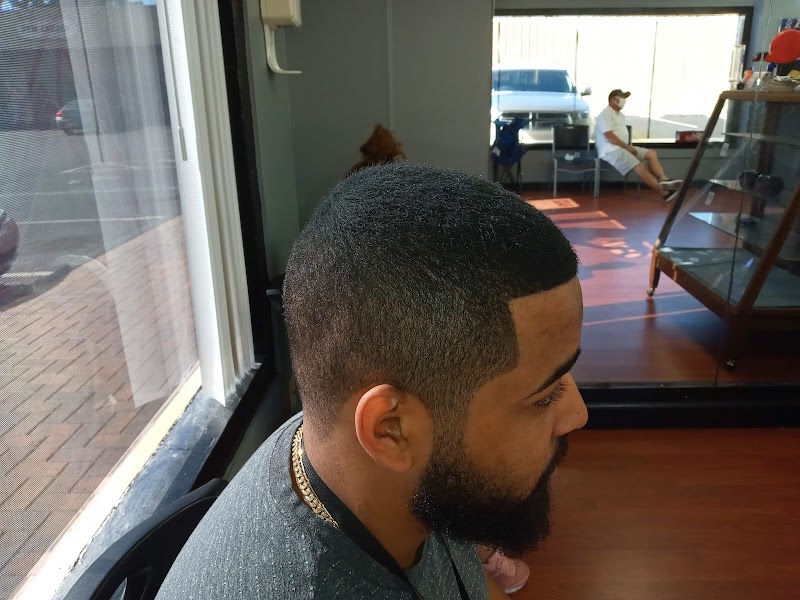 Bob's Barbershop photo 5