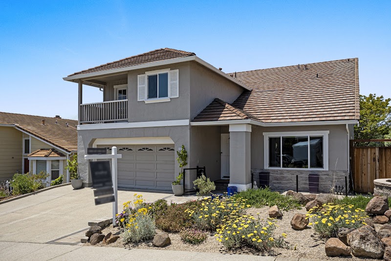 Evolve Real Estate, Leslie Peterson Team TOP CASTRO VALLEY AND EAST BAY REALTORS photo 2