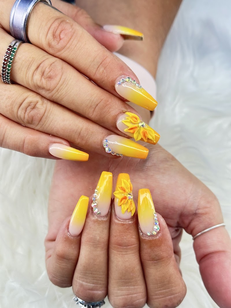 Clover Nails photo 2