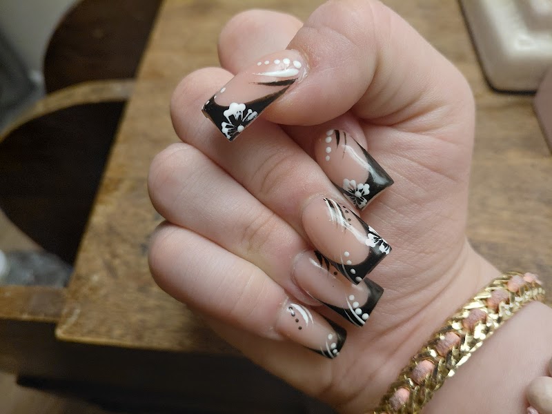 Clover Nails photo 5