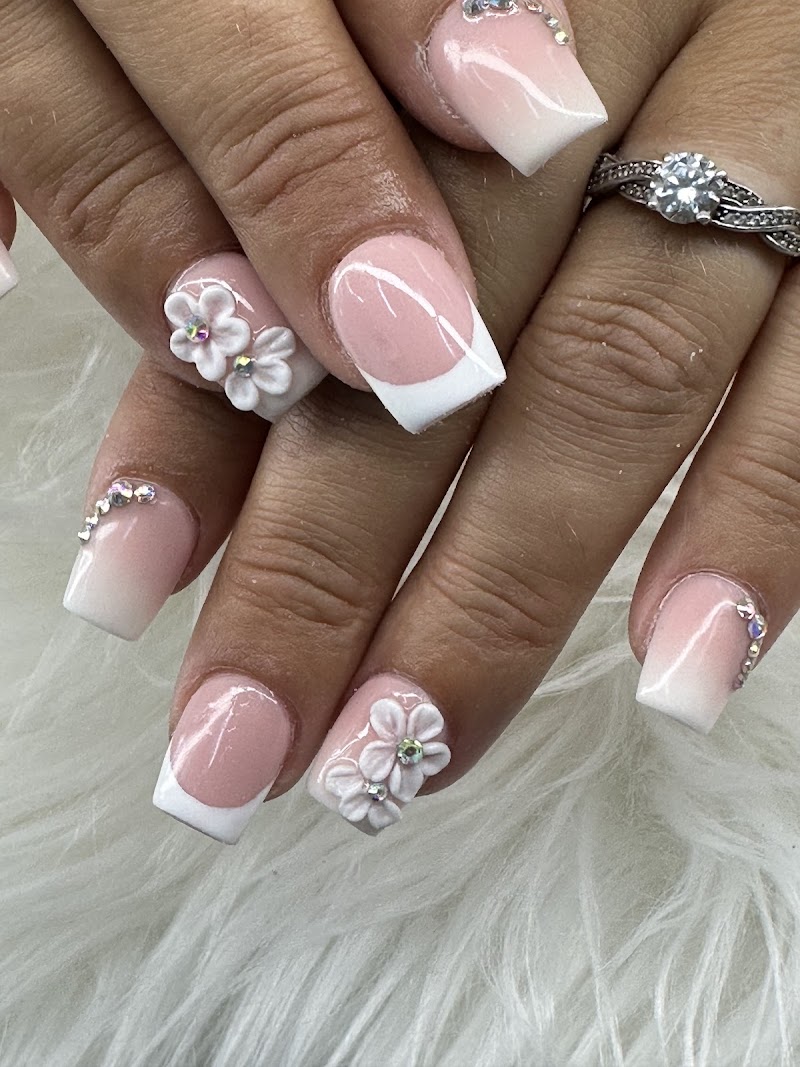 Clover Nails photo 3