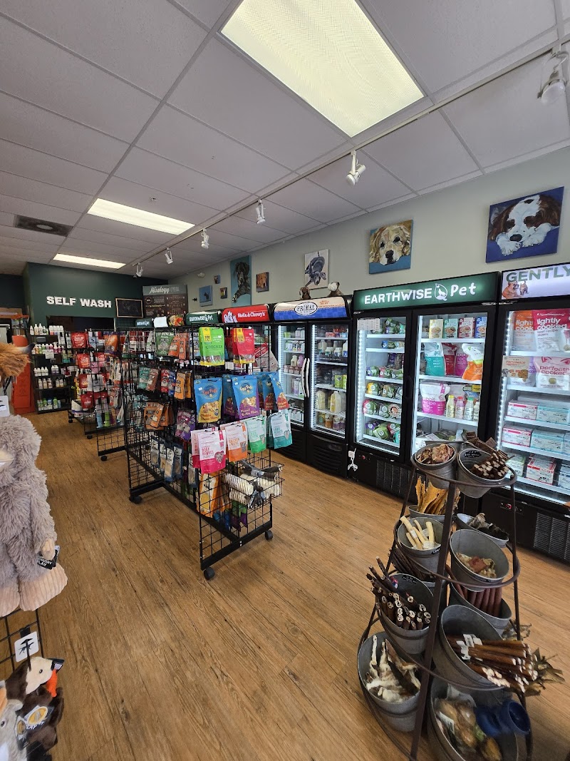 EarthWise Pet Supply & Grooming photo 2
