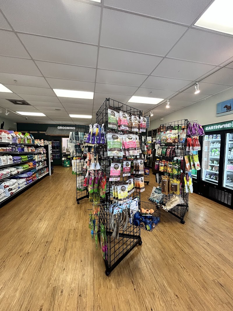 EarthWise Pet Supply & Grooming photo 5