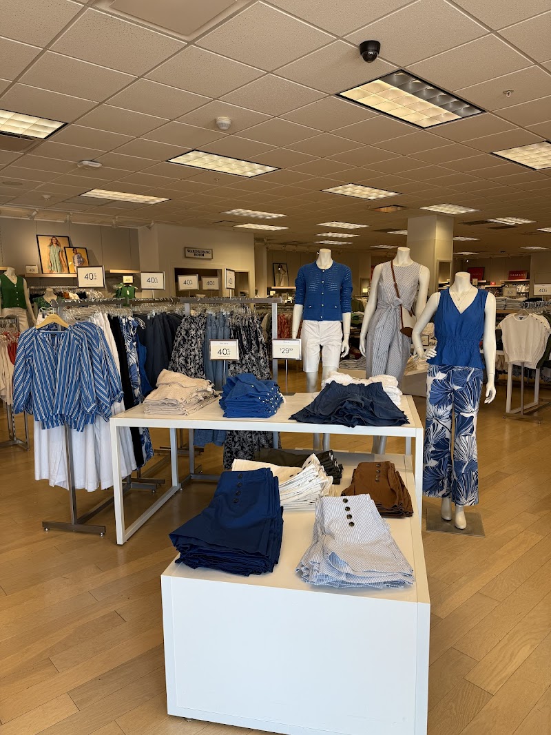 Ann Taylor Factory Store photo 4