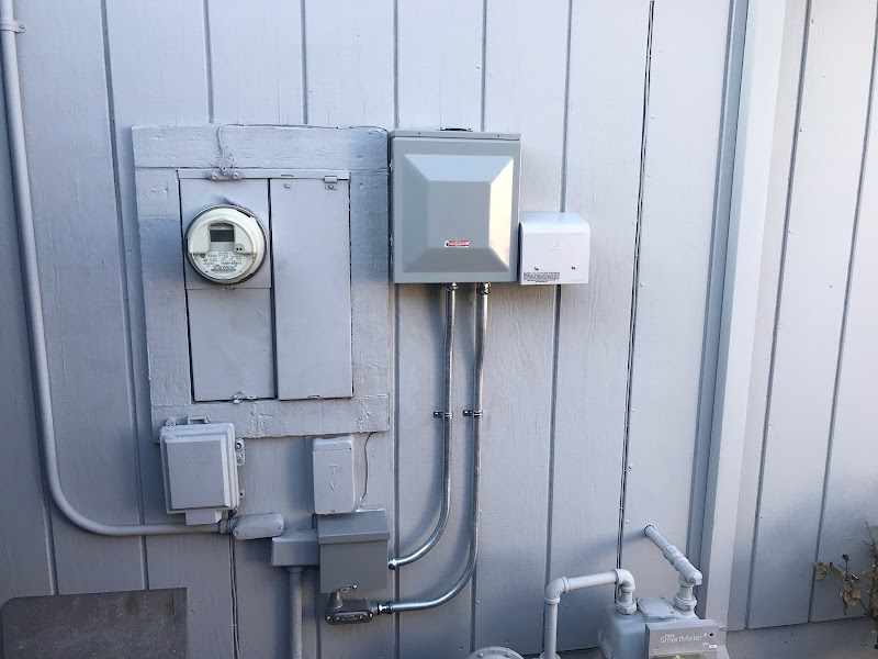 Lit Electric photo 3