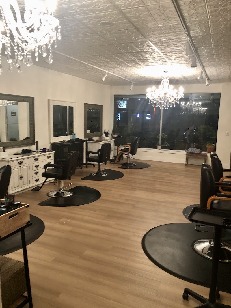 Ea McGill's Salon & Barbery photo 4