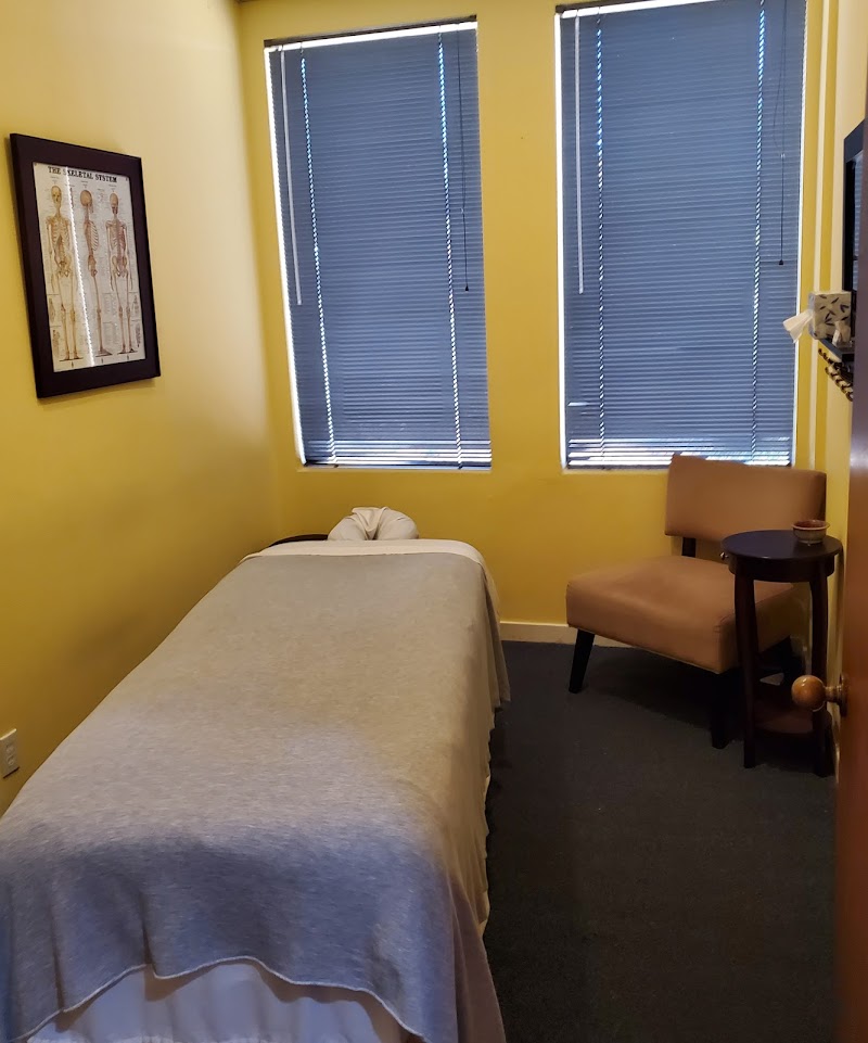 Photo of J.V. Chiropractic: Jonas Vorzimer, DC