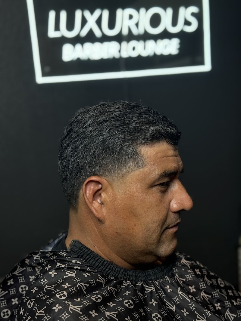 Luxurious Barber Lounge photo 3