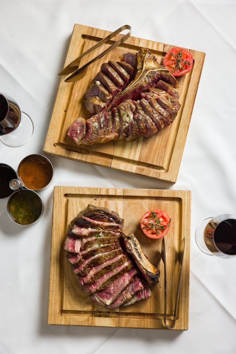 555 East American Steakhouse photo 2