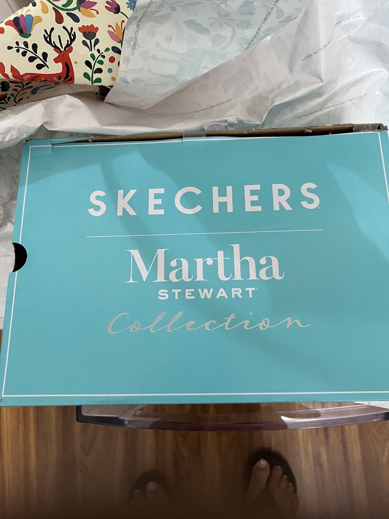 SKECHERS Warehouse Outlet photo 4