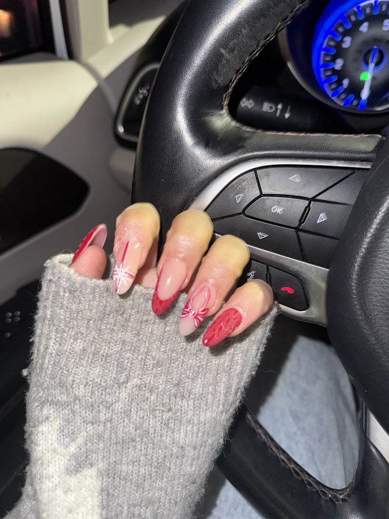 Joy's Nails salon and spa LLC photo 4