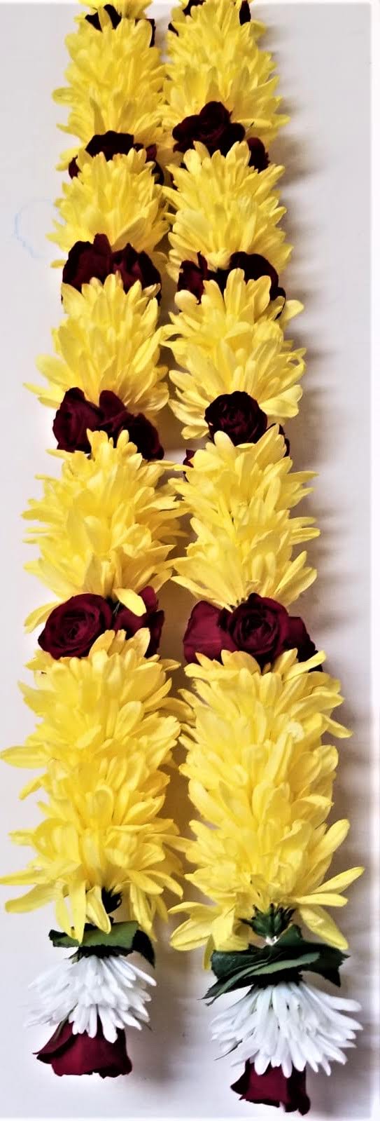 Rupini's Garlands photo 2