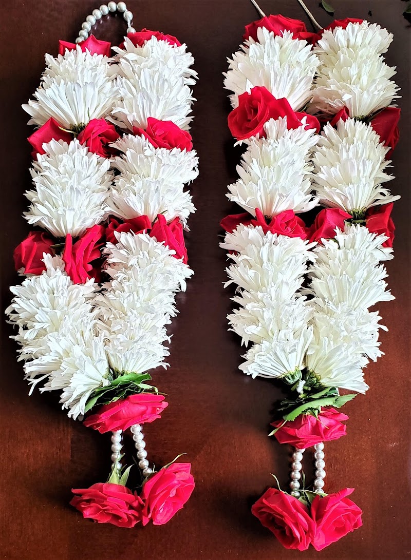 Rupini's Garlands photo 5
