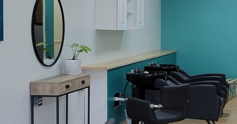 Saltwater Salon photo 2