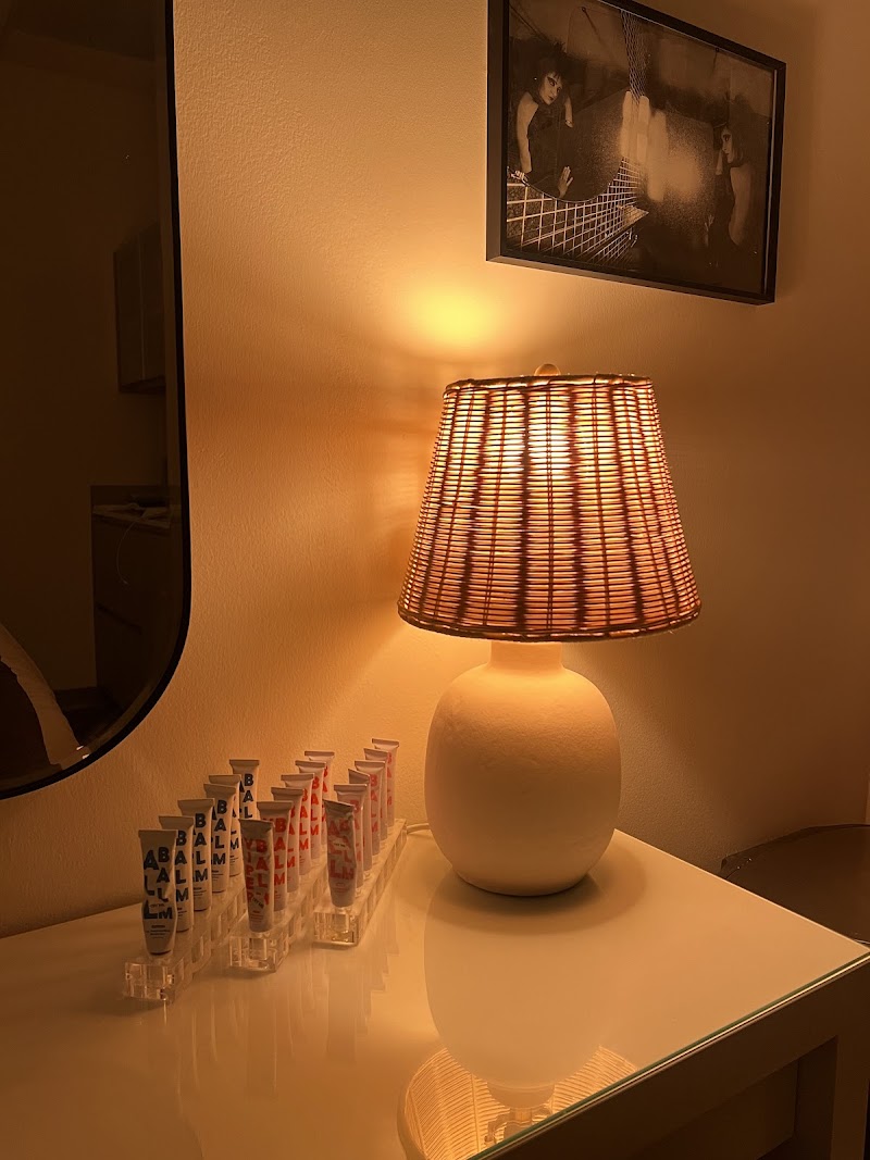 Daydream Holistic photo 3