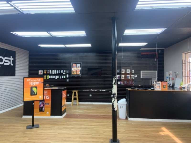 Boost Mobile photo 3