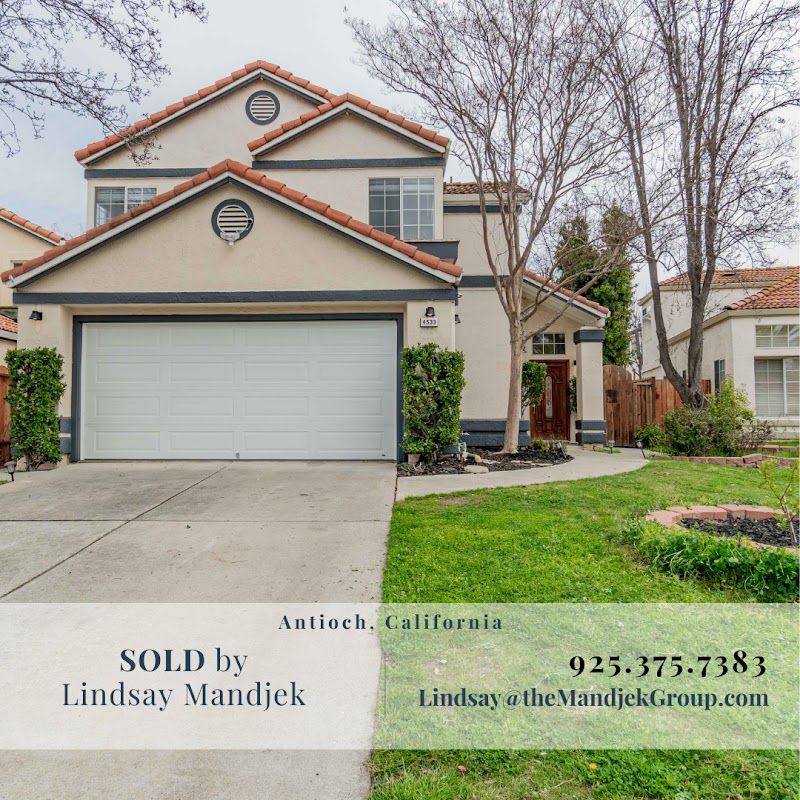 Lindsay Mandjek, Realtor - The Mandjek Group at Corcoran Icon Properties photo 4