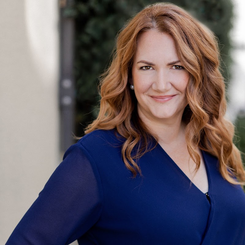 Photo of Lindsay Mandjek, Realtor - The Mandjek Group at Corcoran Icon Properties