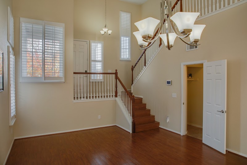Lindsay Mandjek, Realtor - The Mandjek Group at Corcoran Icon Properties photo 2