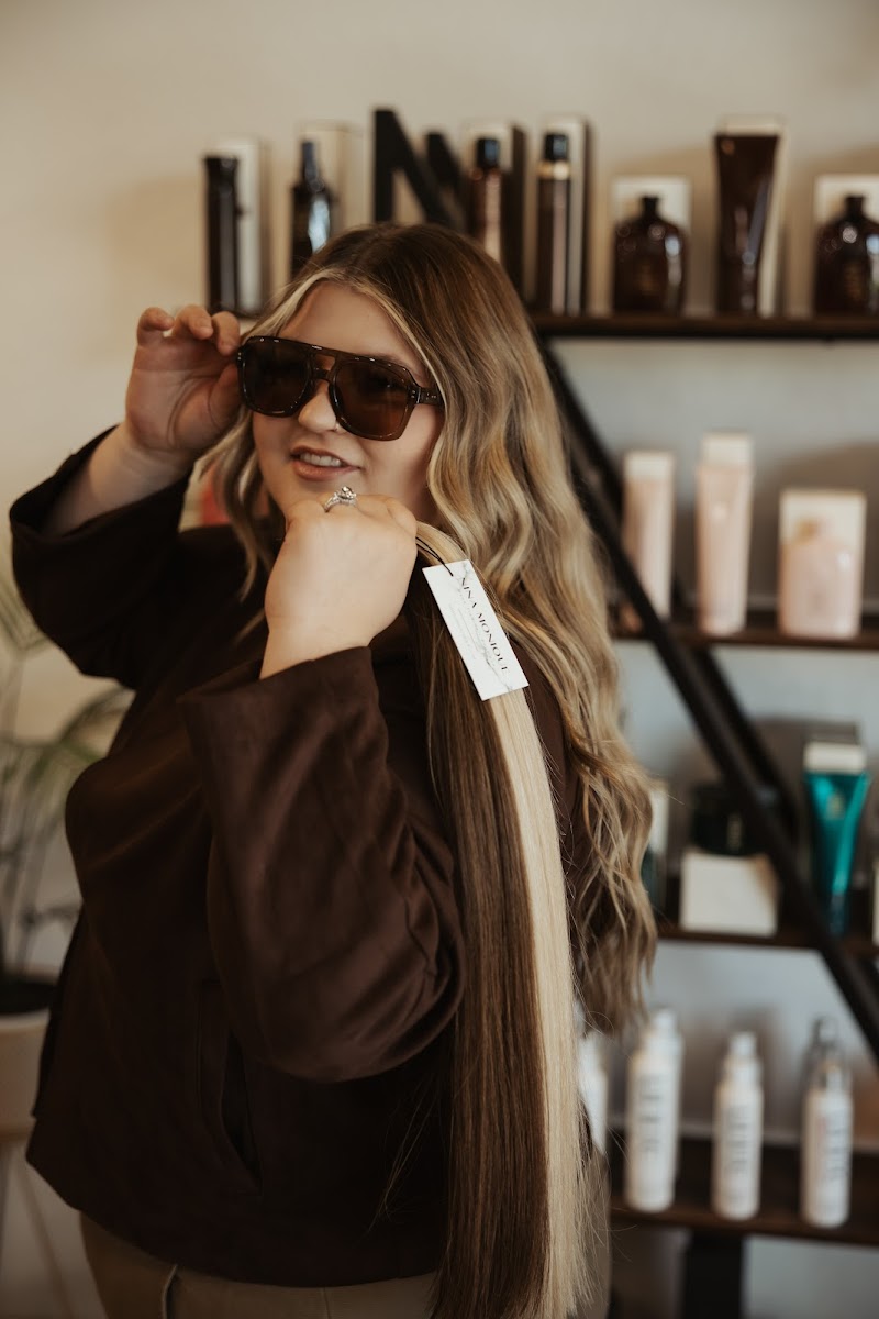 Emily Snyder Hair photo 3