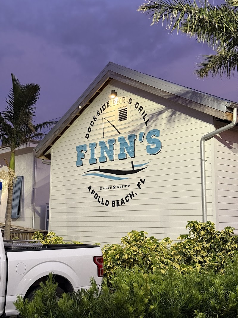 Finn's Dockside Bar & Grill photo 5