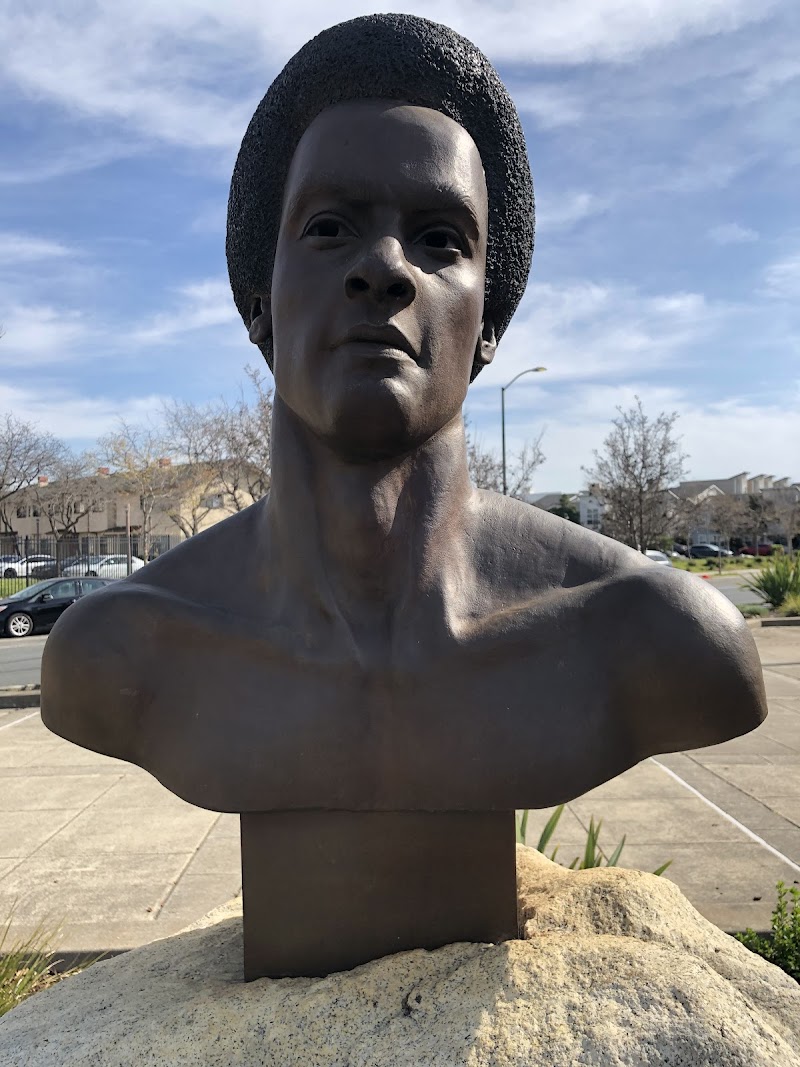 Photo of Dr. Huey P. Newton sculpture