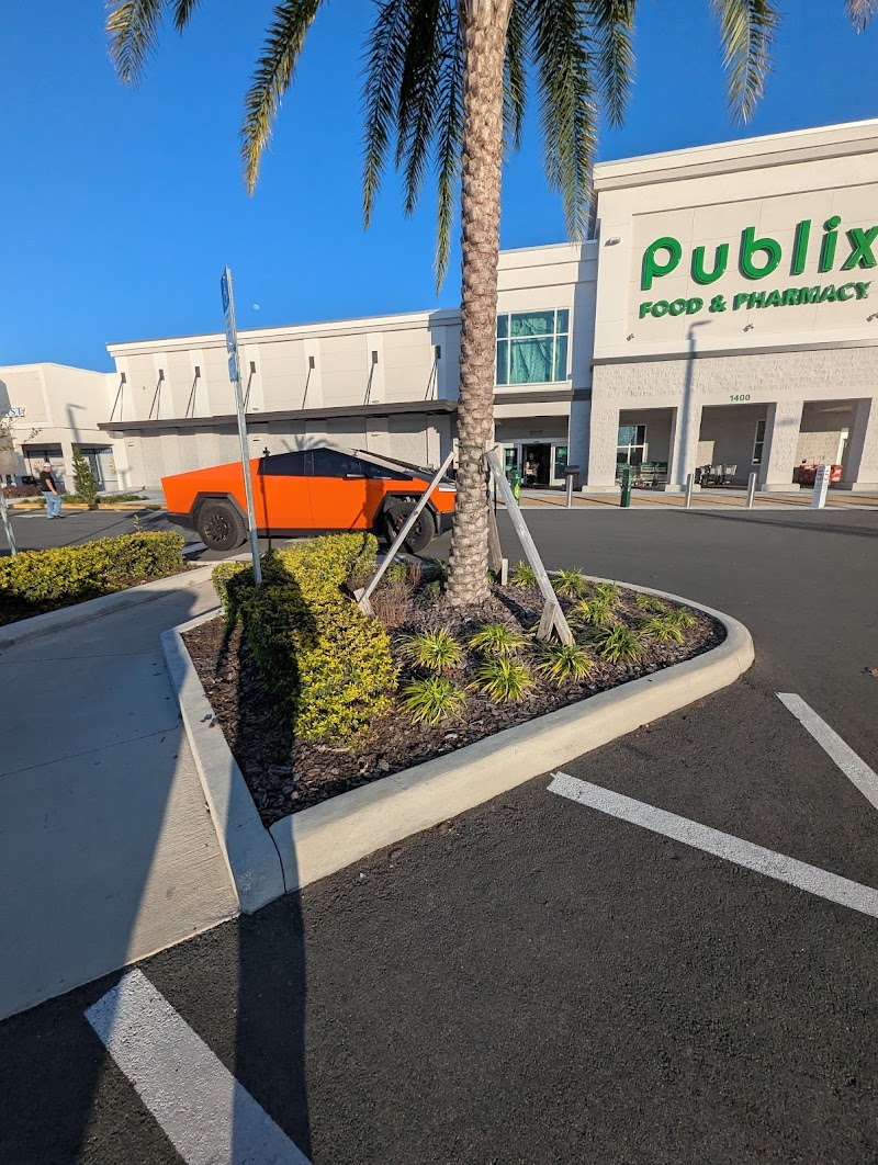 Hernando West Plaza photo 4