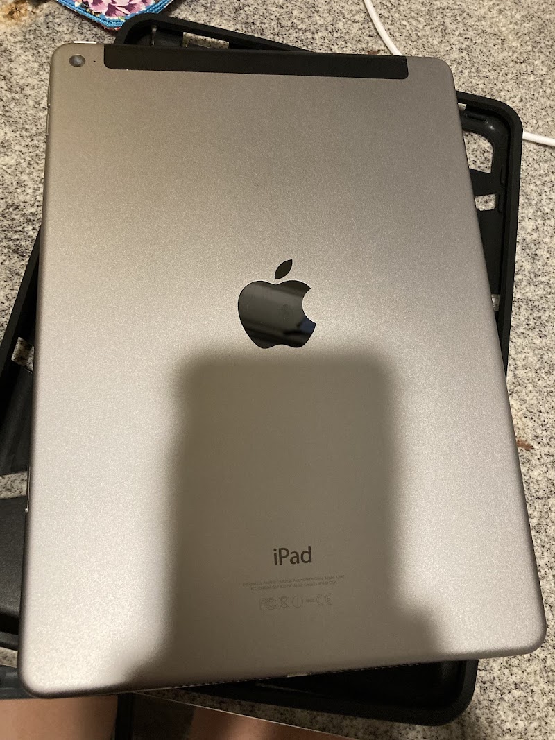 Vfix- Phone Repair & Accessories photo 5