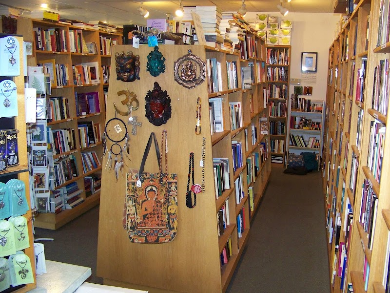 Many Rivers Books & Tea photo 2