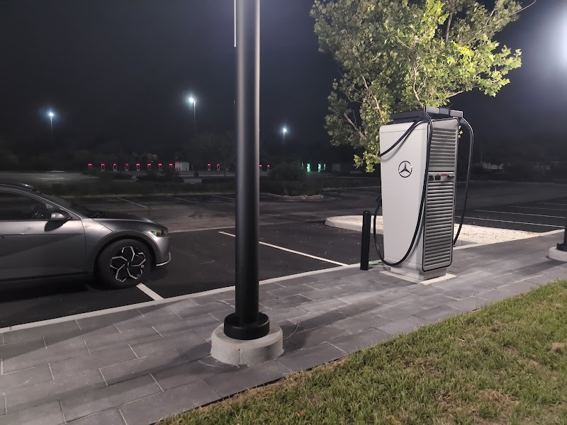 Mercedes-Benz Charging Station photo 2