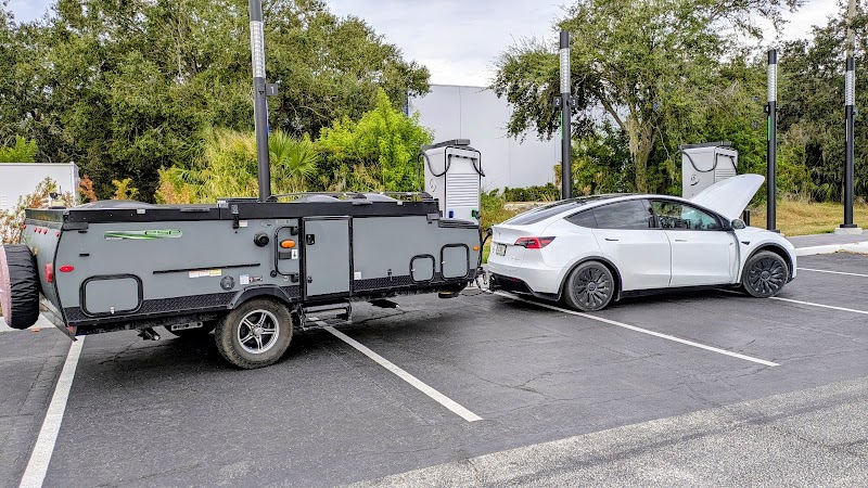 Mercedes-Benz Charging Station photo 3
