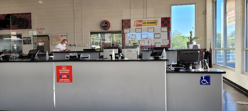 Les Schwab Tire Center photo 2