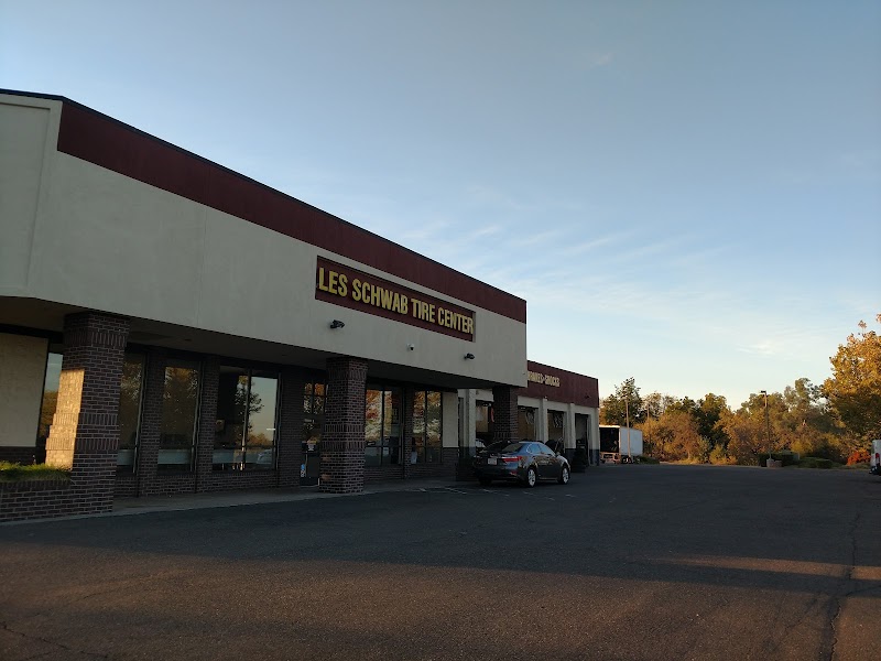 Les Schwab Tire Center photo 3