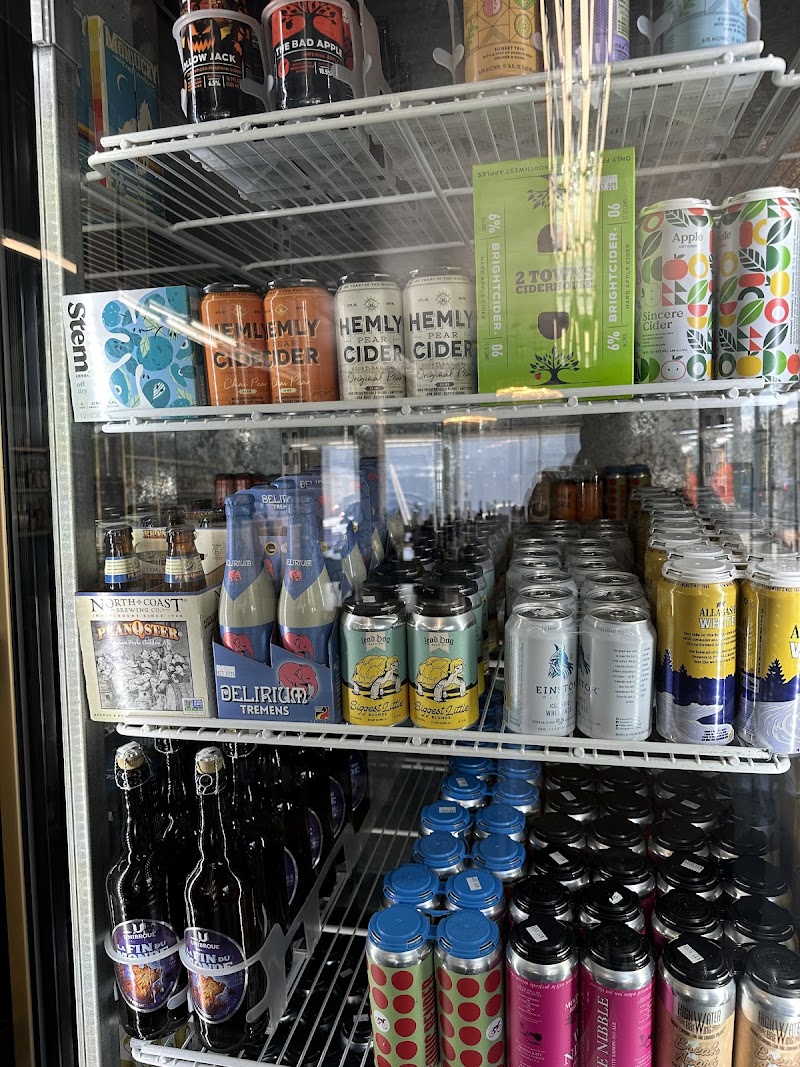 Corks & Crafts Bottleshop photo 3