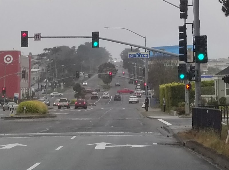 Photo of John Daly Blvd & Cliffside Dr